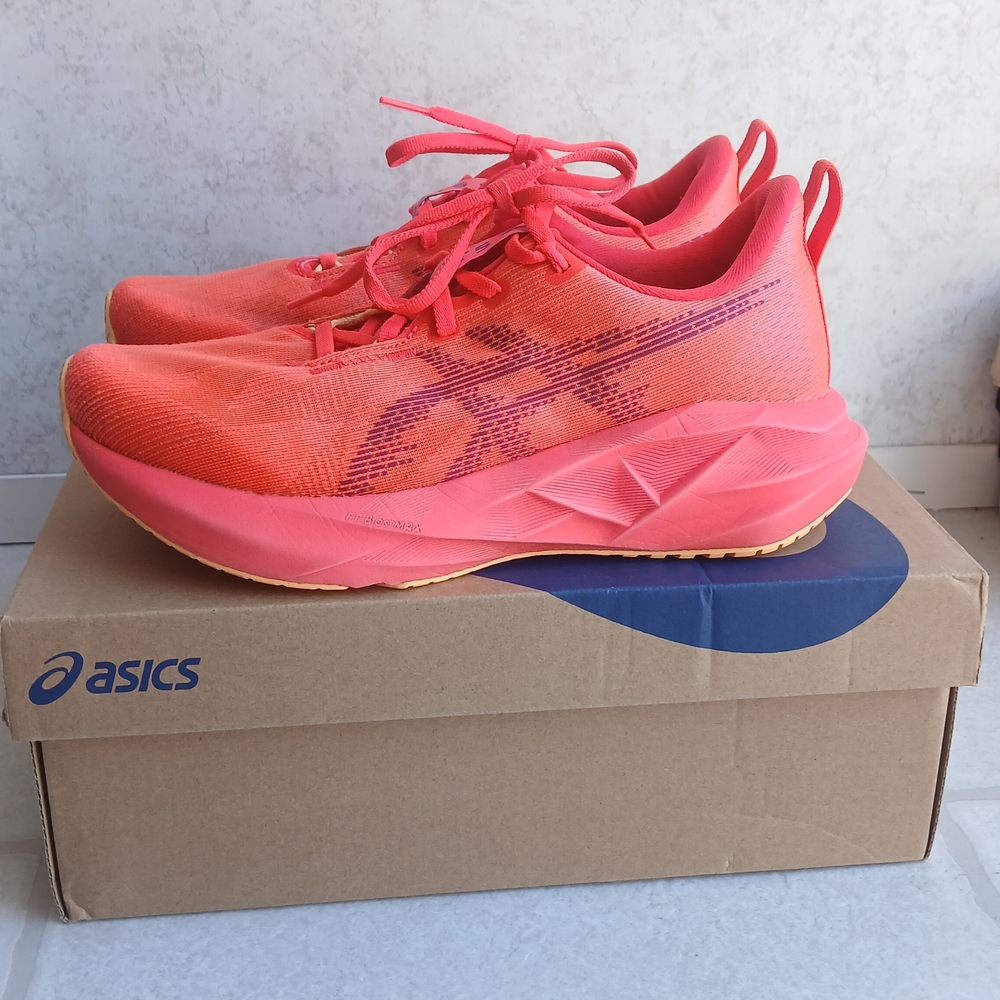 ASICS Novablast 5 Women's Running Shoes Size 8